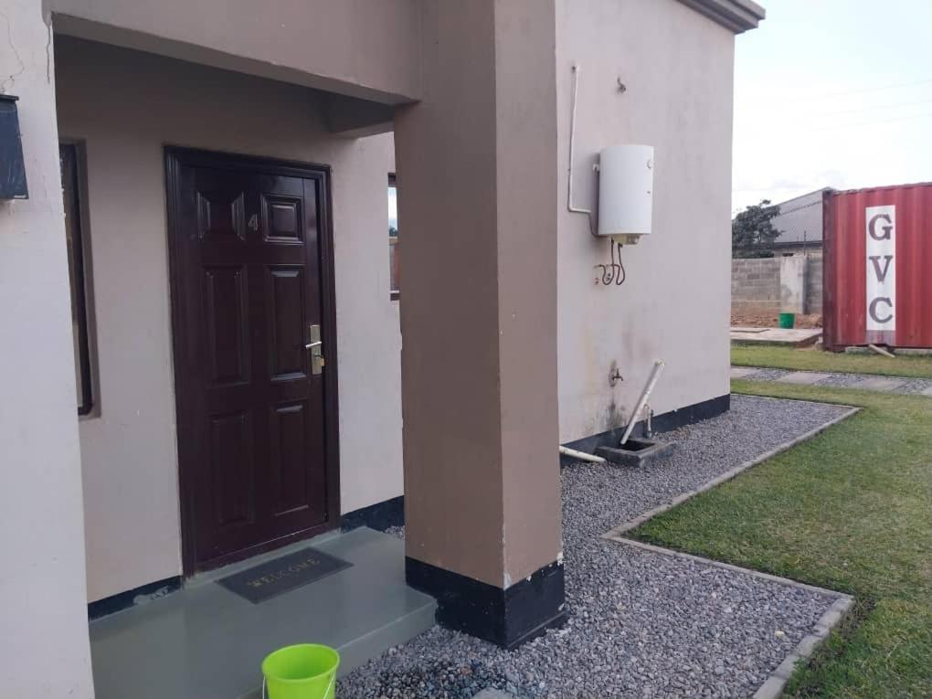 Emmrose Apartments Chingola Bagian luar foto